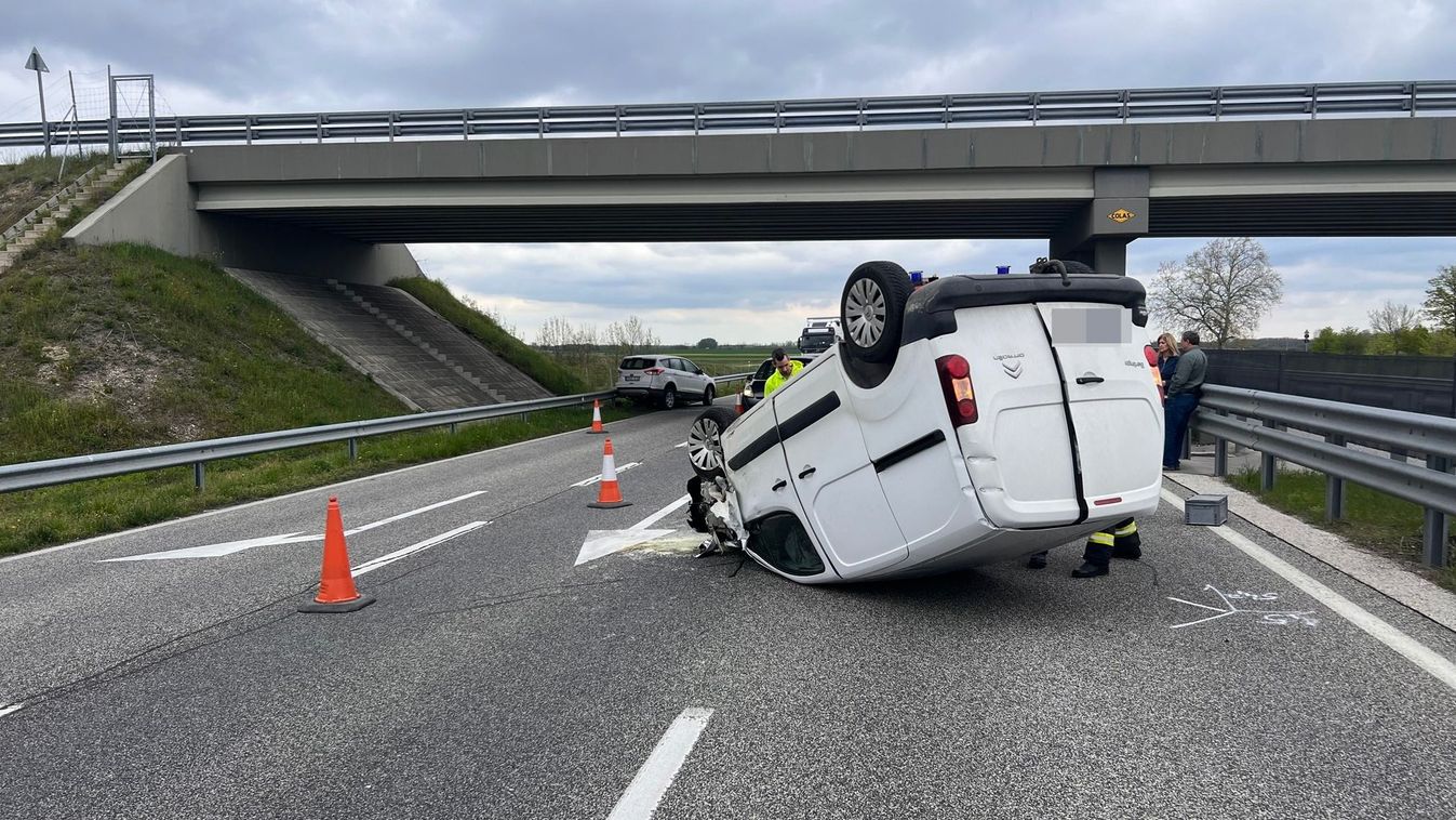 KISALFOLD Két autó karambolozott az M85 ös autóúton a rábapatonai