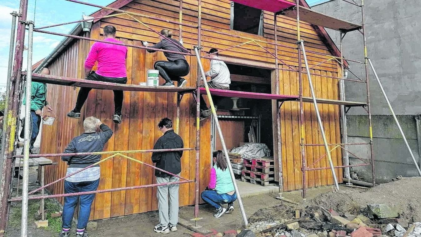 KISALFOLD Saját házukat építik a kónyi hagyományőrzők