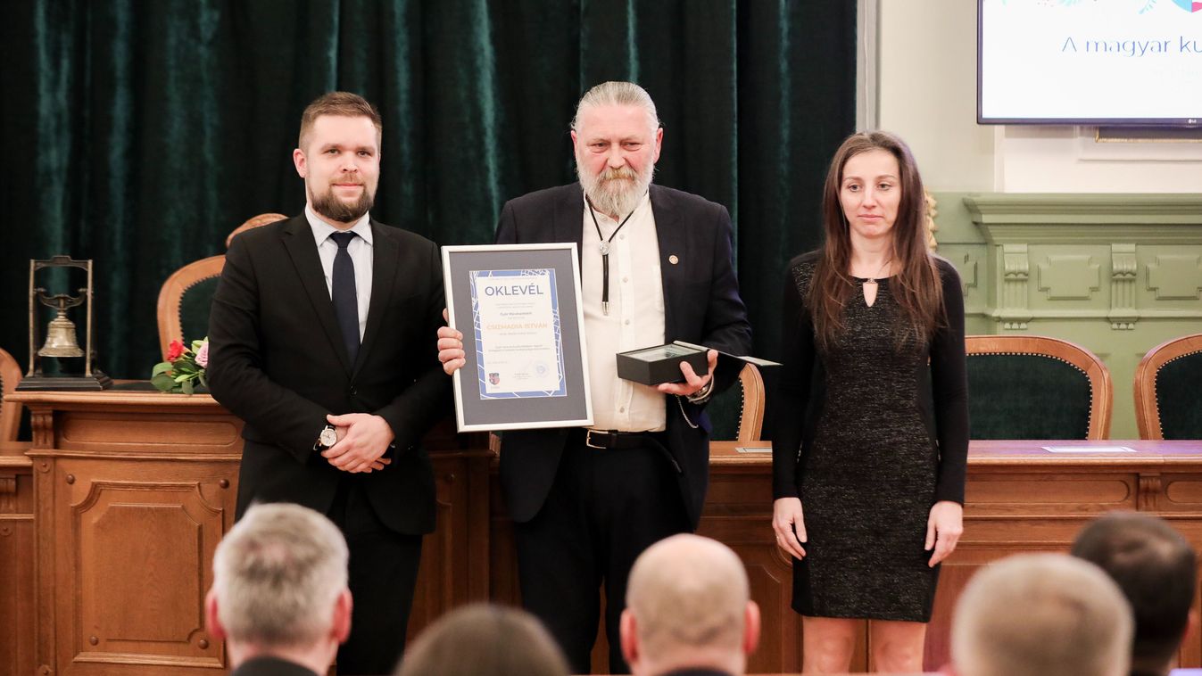 Kisalfold Oklevelet Kaptak A Magyar Kult Ra Napj T