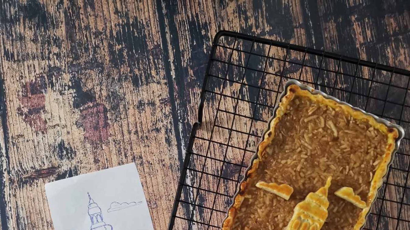 Almás pitéből készült soproni Tűztorony – fotó