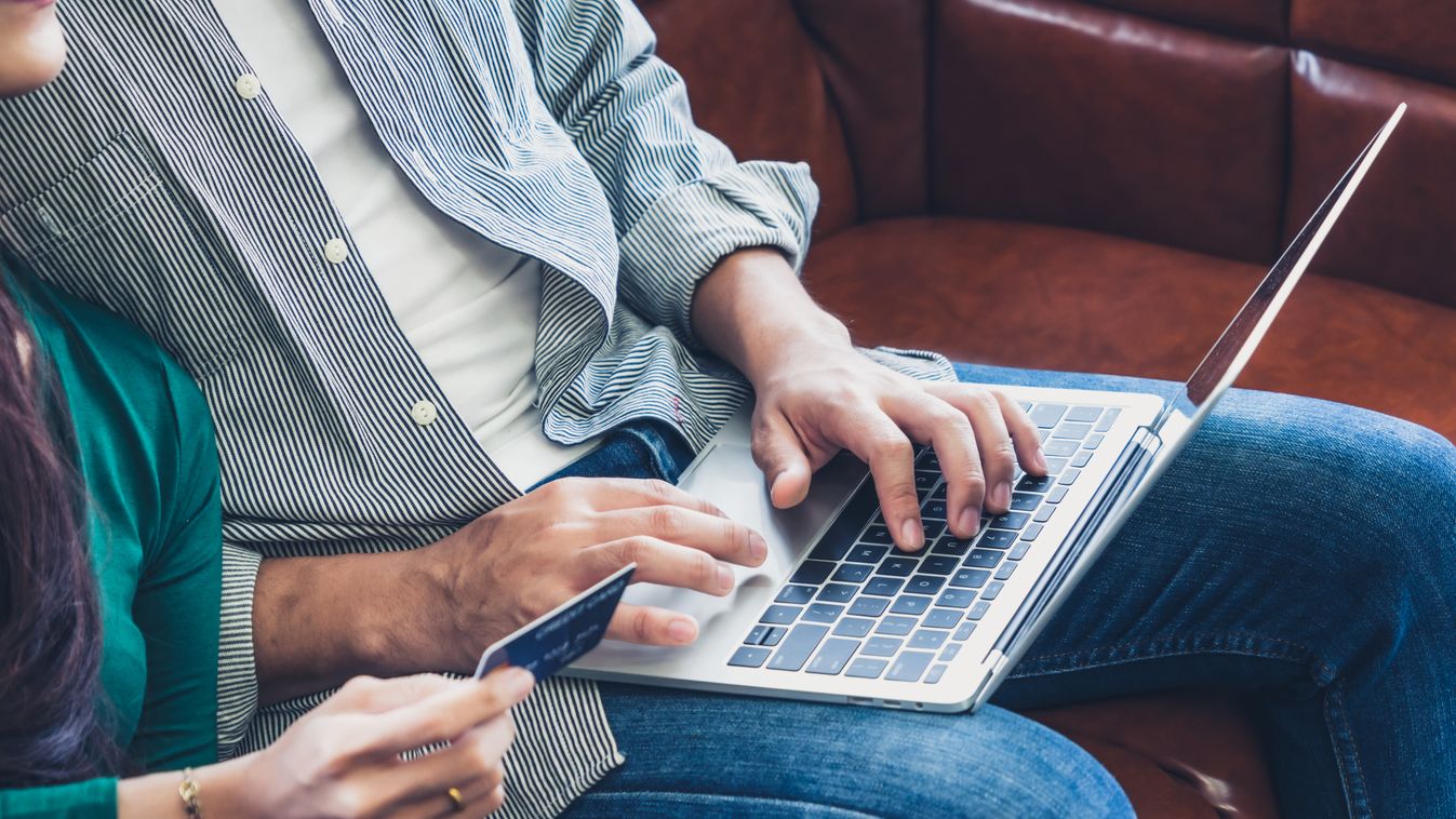 Egyre több magyar vásárol külföldi webáruházból
