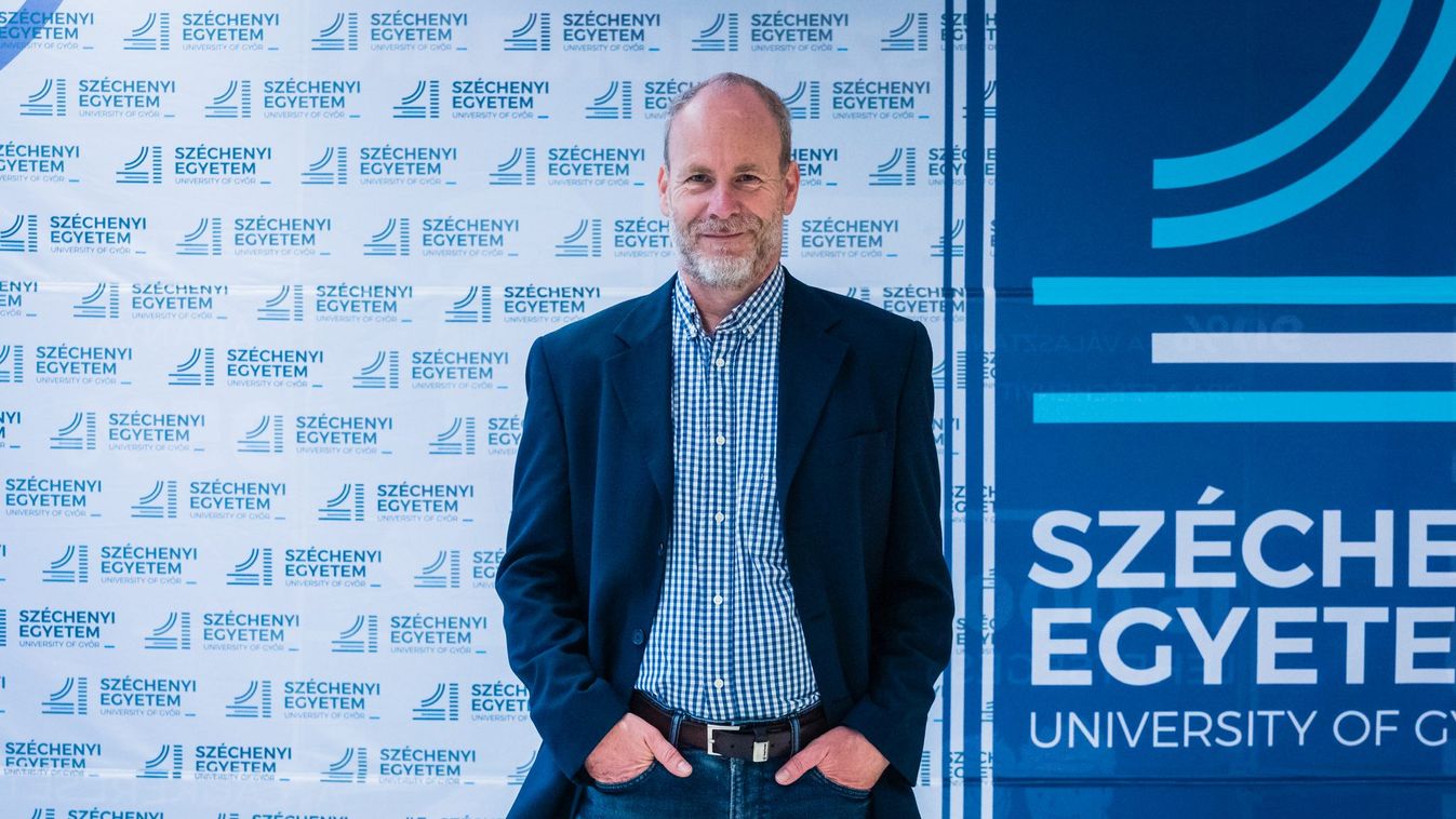 Török kapcsolatokat erősít a győri Széchenyi István Egyetem professzora