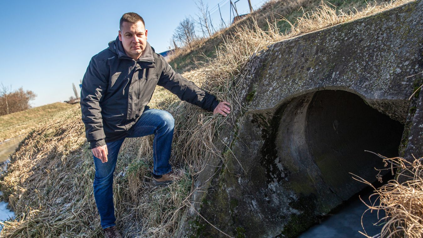 Több tucatnyi liter olajjal szennyezték a Pándzsát Győrben – videó, fotók