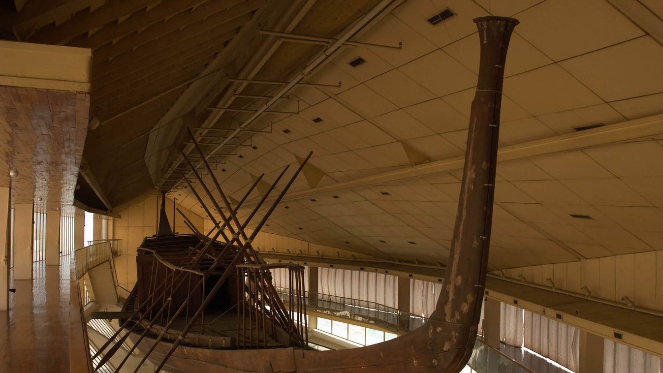 Új helyre költöztették a legrégibb és legnagyobb egyiptomi fahajót