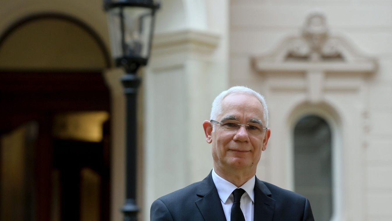 Balog Zoltán: idén mélyebben átélhetjük a kétségbeesést, de az új élet reményét is
