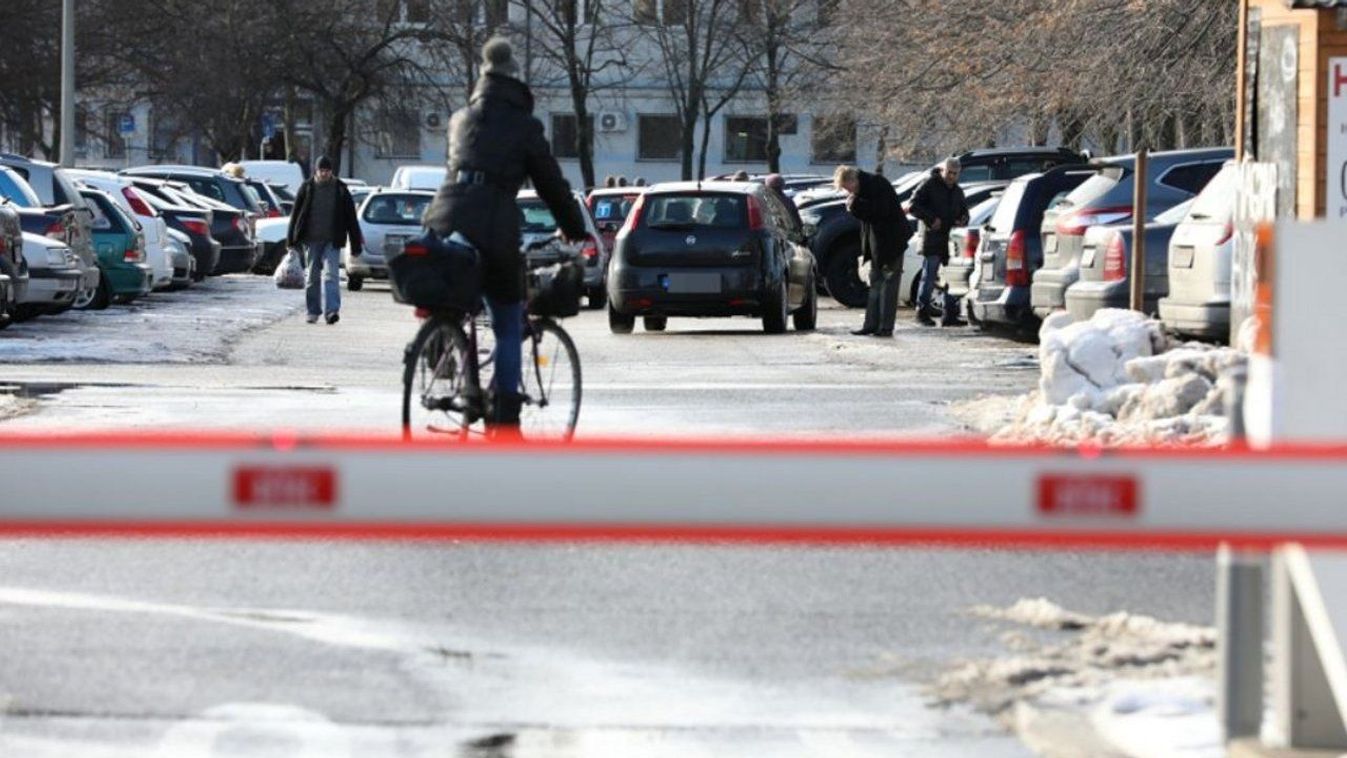 Parkoló a Petz-kórháznál Győrben - 218 új hely, tavaszra meglehet az építő