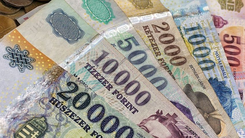 KISALFOLD Kider lt tlagosan H ny Forint A K l nbs g A F rfiak s A 
