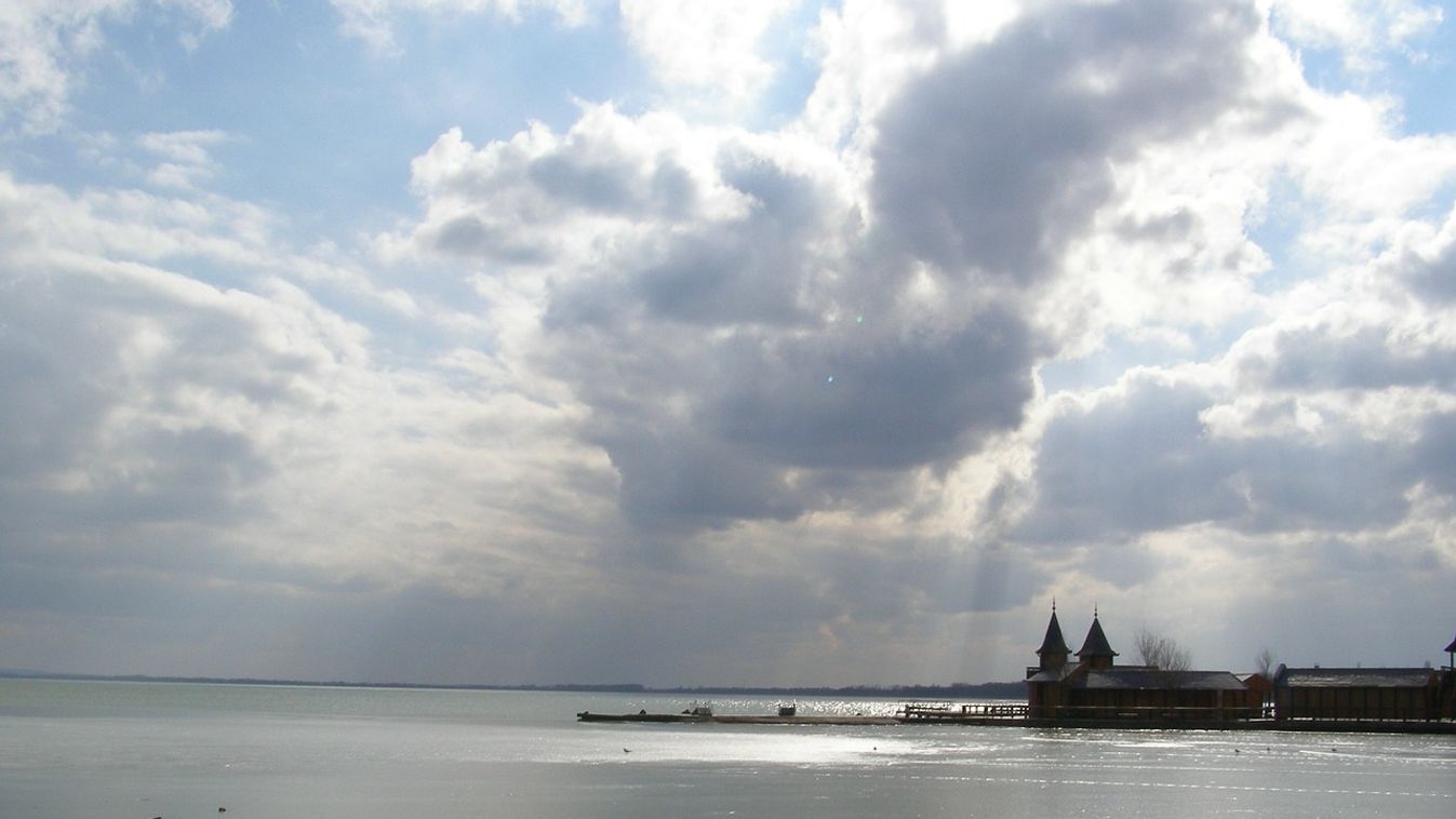 Koronavírus – Lezárják a keszthelyi Balaton-partot