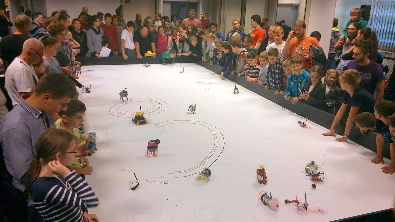 Ötszáz firkarobot rajzolt a Roboskicc Challenge-en