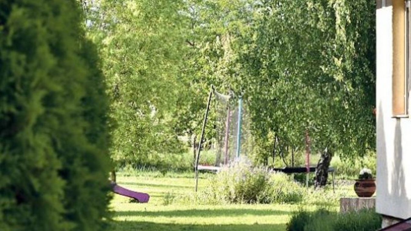 Villámcsapásban elhunyt bodajki kislány: sok a kérdés Lilla halála körül