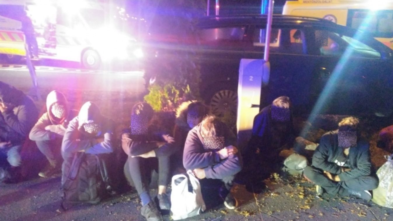 Oszlopnak hajtott egy embercsempész Gönyűn – fotó