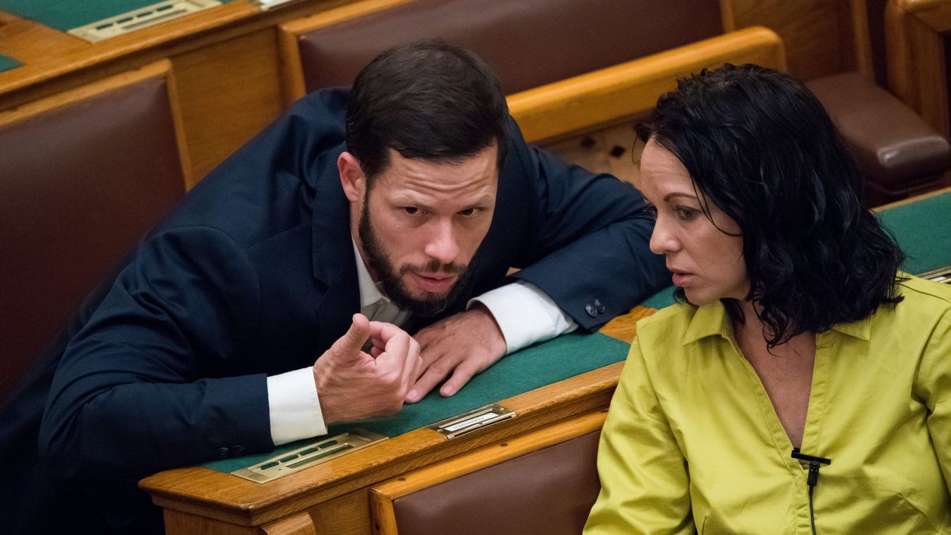 Célt tévesztett Tordai Bence akciója, inkább Karácsonyt kellene számon kérnie