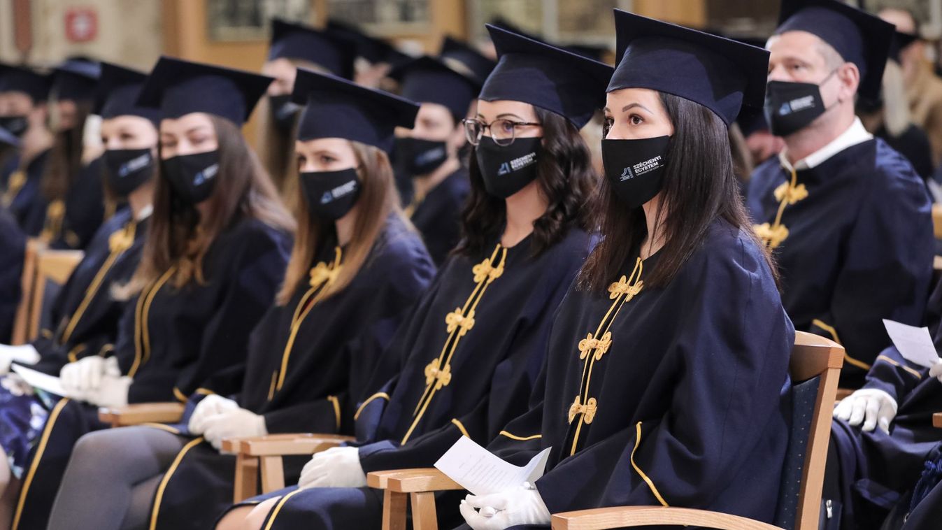 Diplomaosztót tartottak Győrben - sok-sok fotó