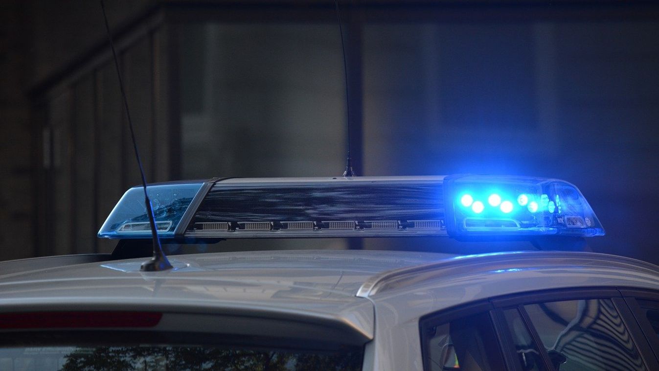 Nagy erőkkel vonult ki a TEK és a rendőrség egy családi házhoz Rajkán