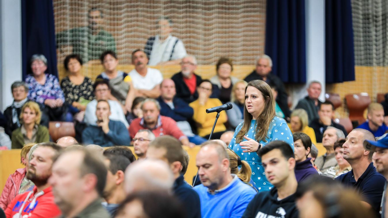 Lakossági fórumot tartottak Győrszentivánon az Ipari Park bővítésének tervei miatt - fotók