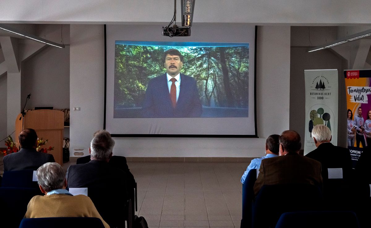 Szakmai konferencia a százéves Botanikus Kertről - Áder János videoüzenetet küldött