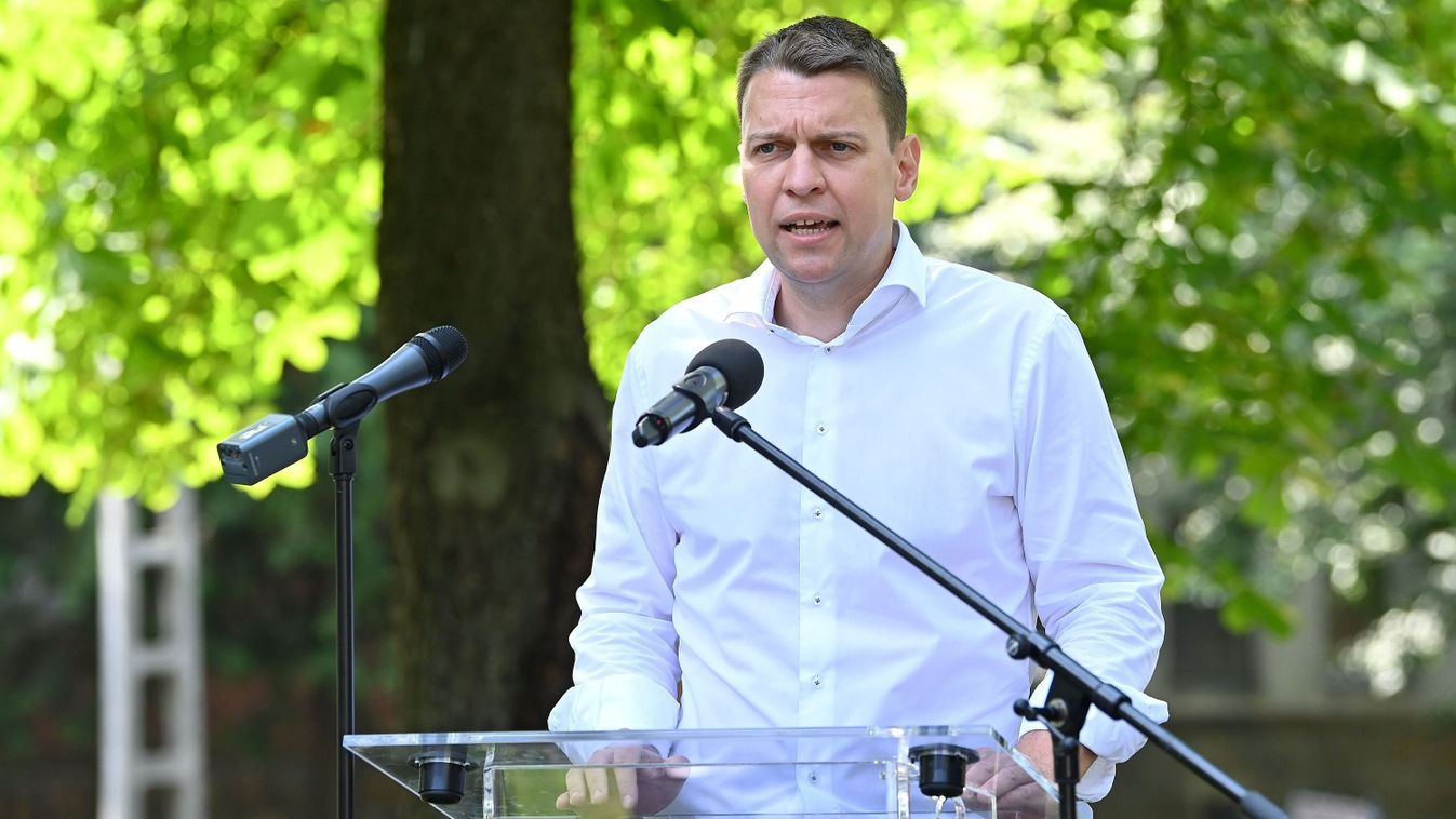 Menczer: a brüsszeli szankciók nem hozták el a háború végét
