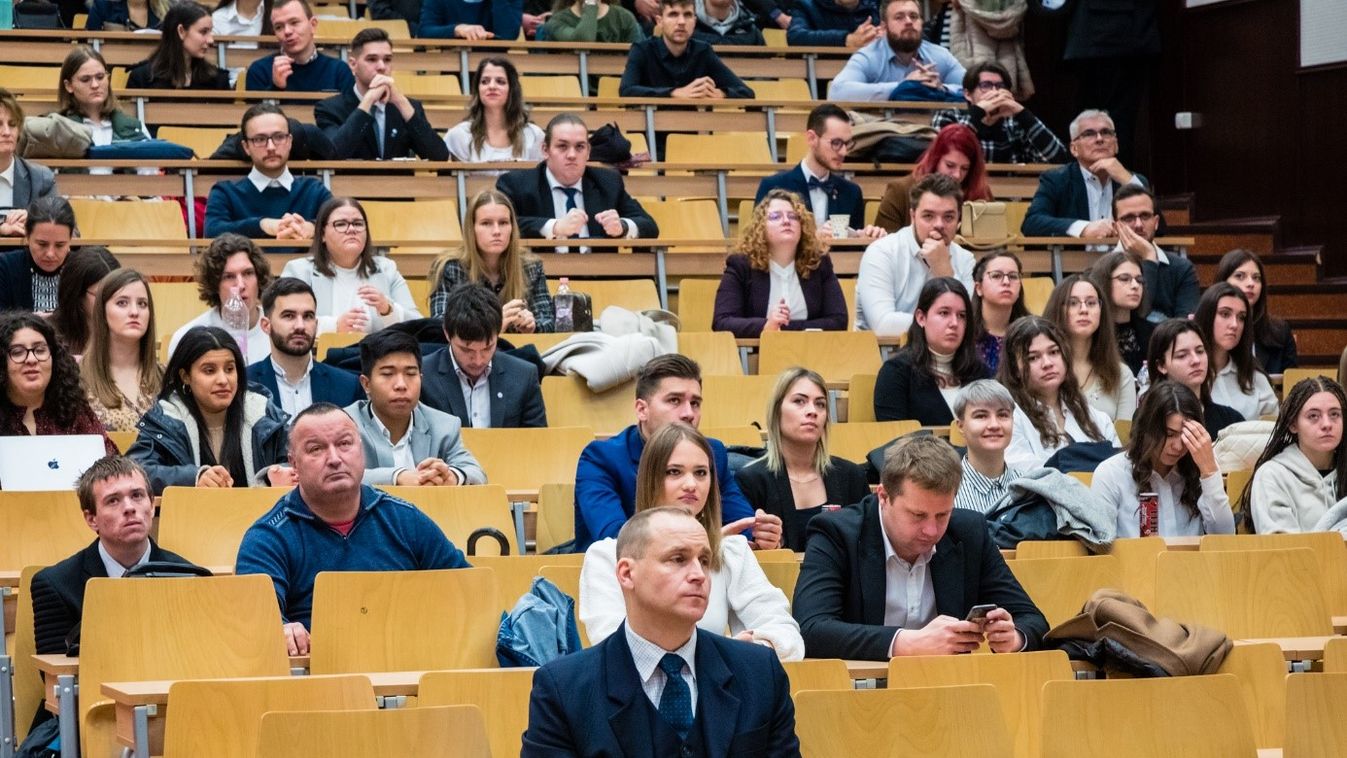 Rekordot döntött a Széchenyi István Egyetem Tudományos és Művészeti Diákköri Konferenciája Győrben