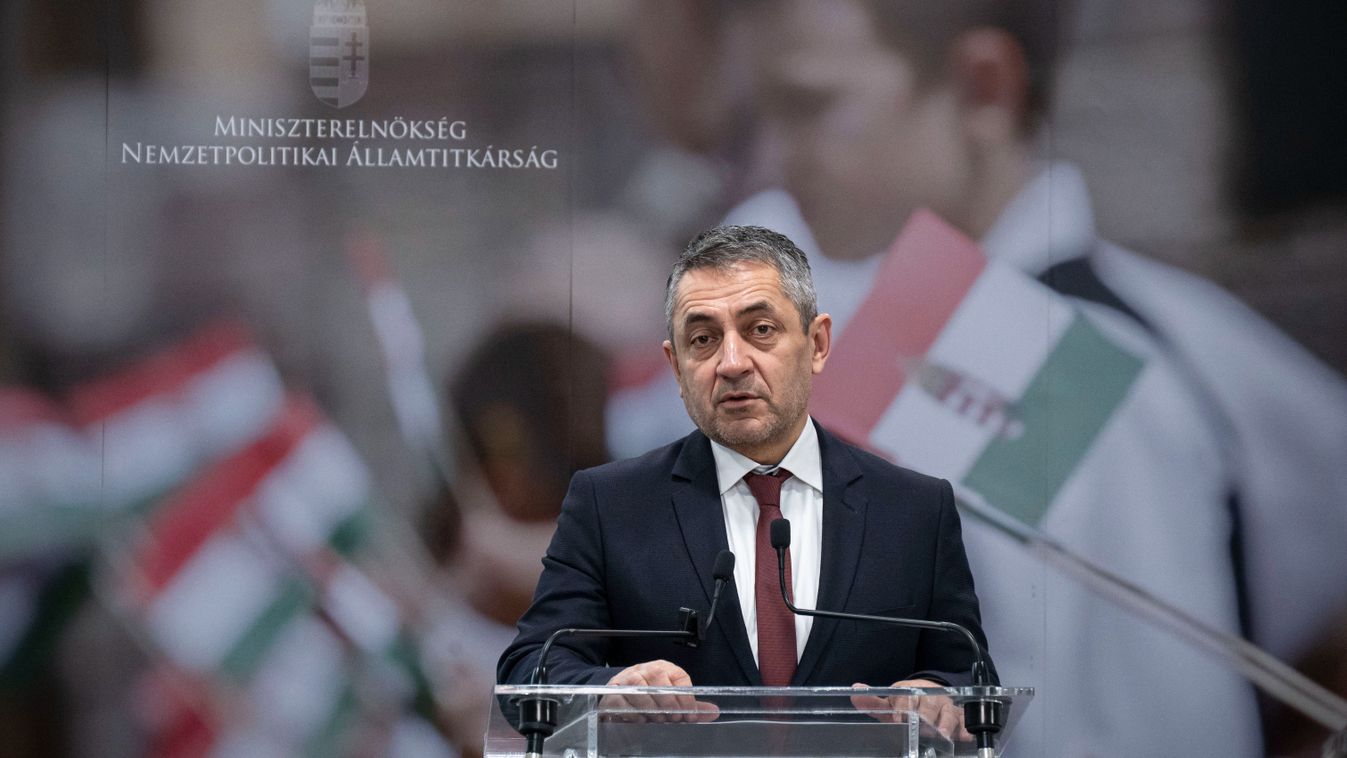 Spanyolországi magyar szervezetekkel találkozott Potápi Árpád János