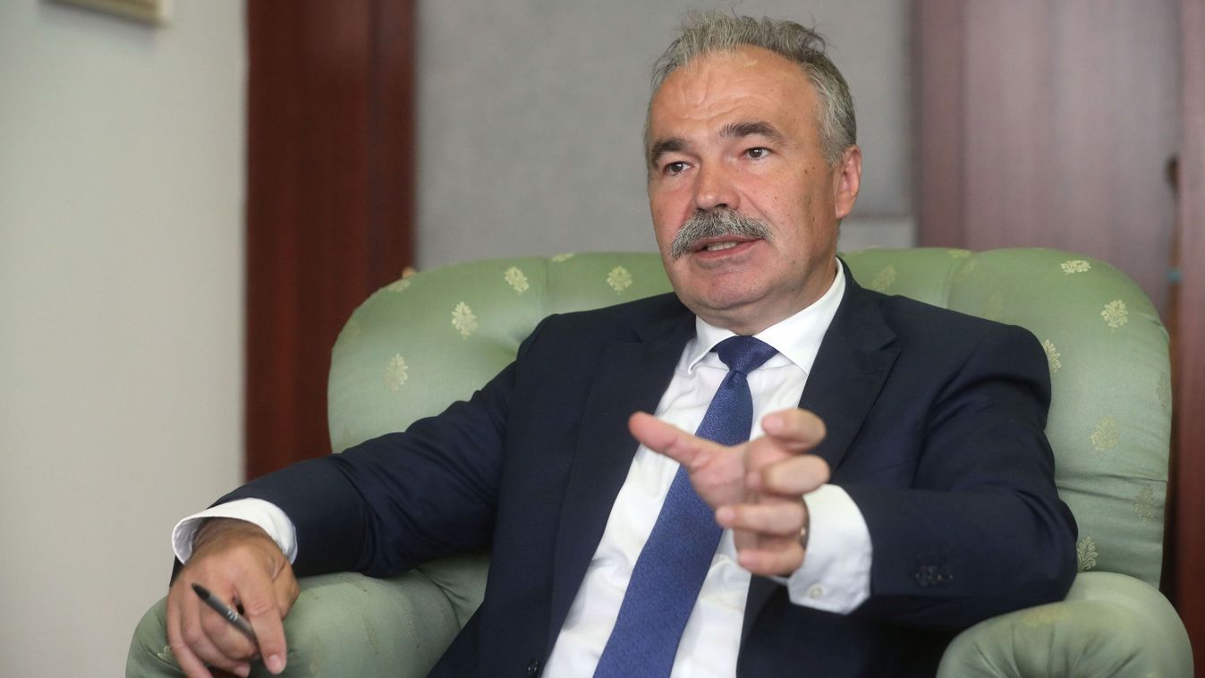 Nagy István: a kétes eredetű ukrán gabonával megbénították a belföldi kereskedelmet