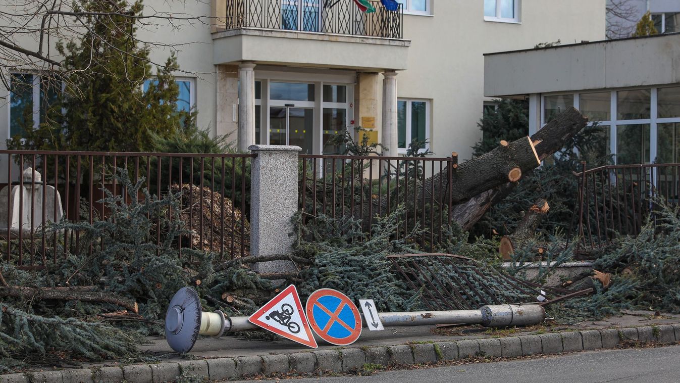 Viharkárom az áramellátásban - Szombat estére szinte valamennyi hibát elhárította az E.ON Győr-Moson-Sopronban