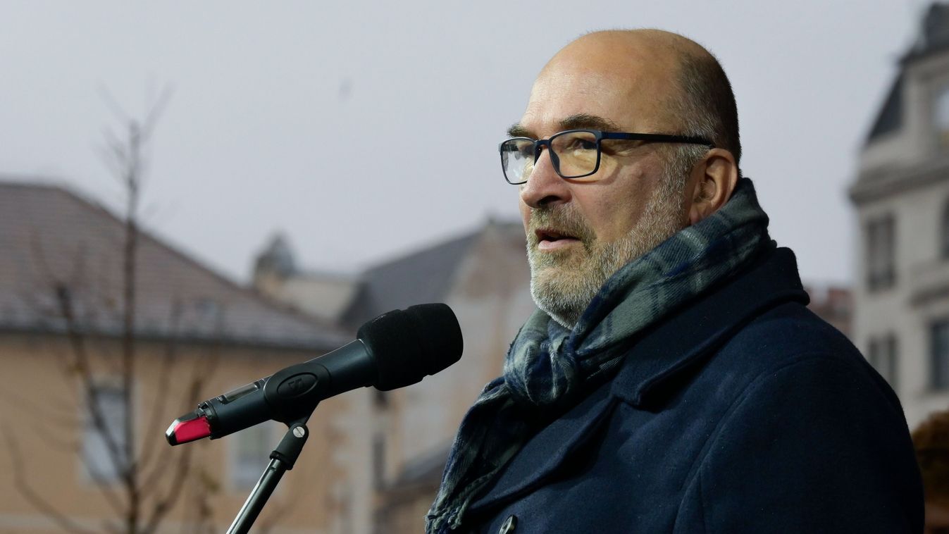 A józsefvárosi polgármester nem tett le az érzékenyítésről