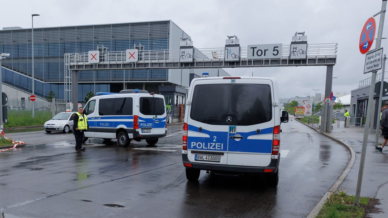Két kollégájával végzett a Mercedes-gyár egyik dolgozója