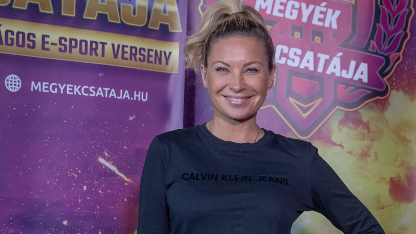 Sopronban pihent Szorcsik Viki színész - Bikiniben is villantott