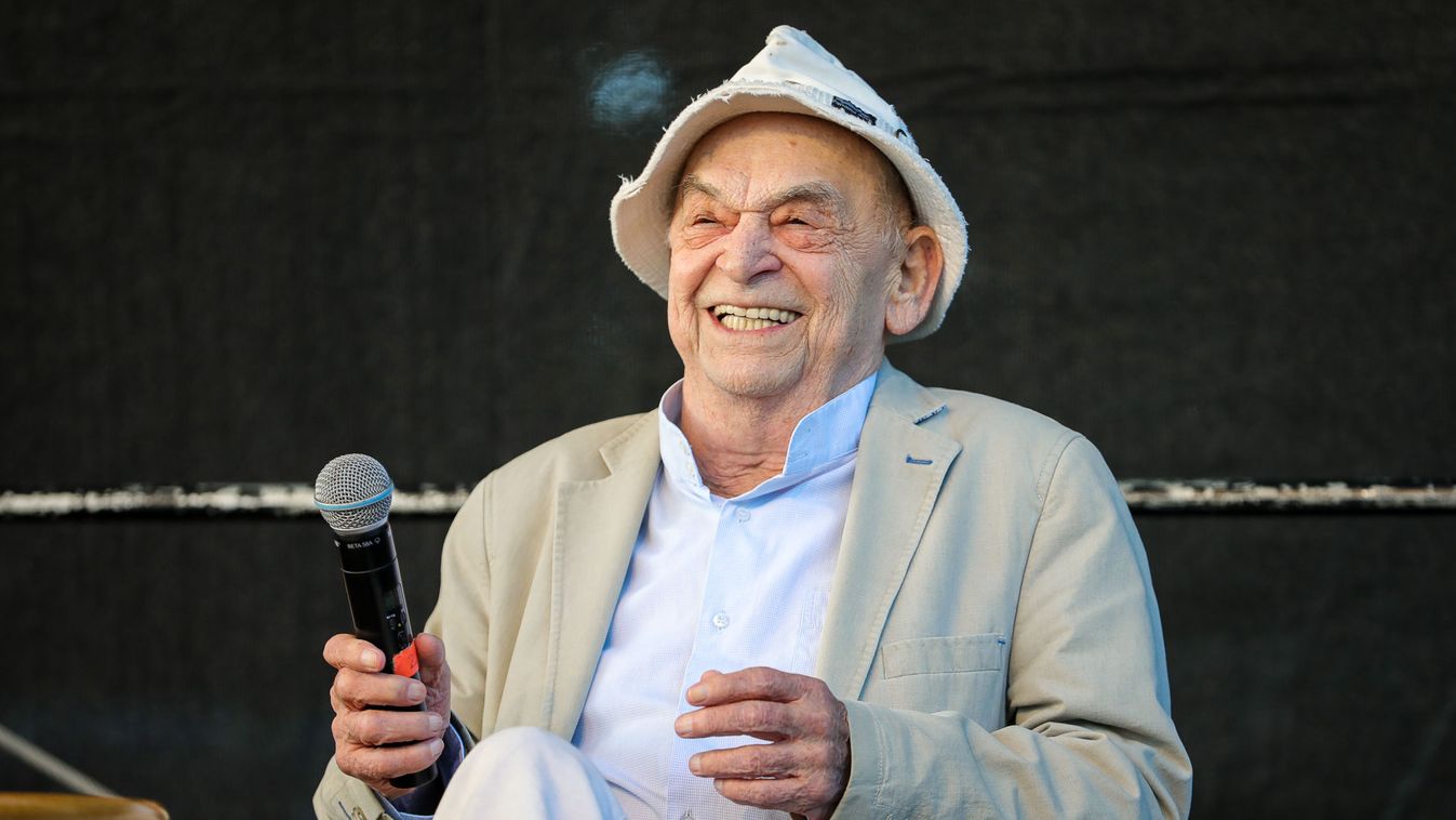Óriási visszatérés 89 évesen - Bodrogi Gyula is fellépett az Adyvárosi tóparty-n Győrben! - fotók