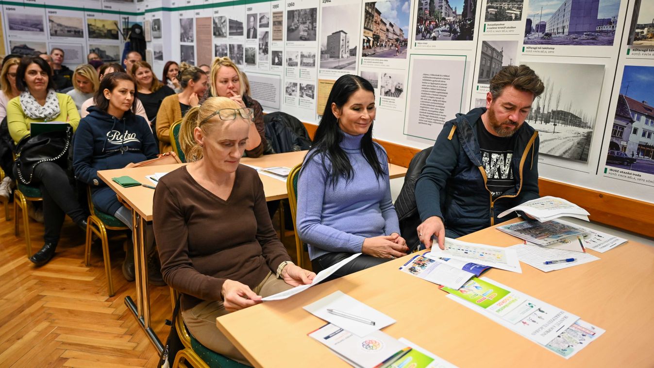 Rendhagyó szülői értekezlet a soproni kamarában - fotók