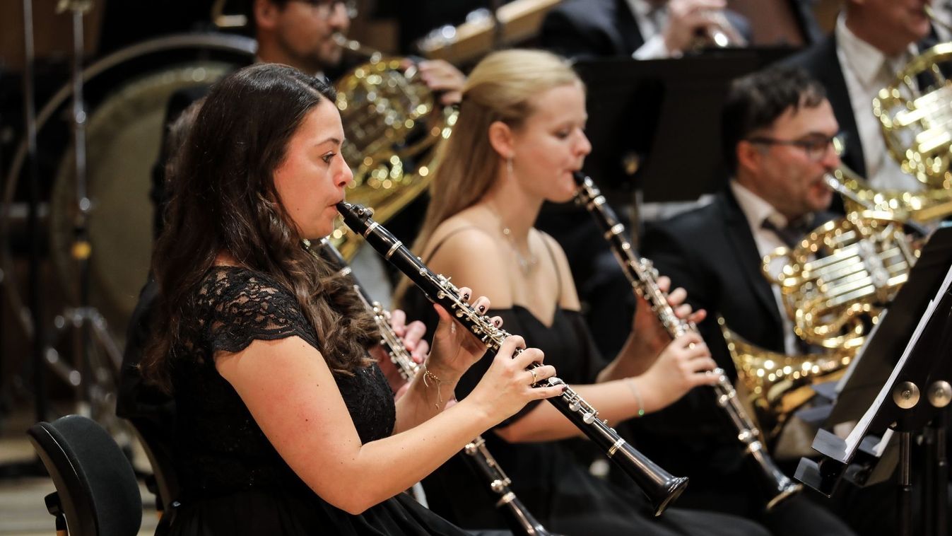 Fúvószenekari kavalkád Győrben - Az ingolstadti Audi Bläserphilharmonie is színpadra állt a hétvégén - videó, fotók