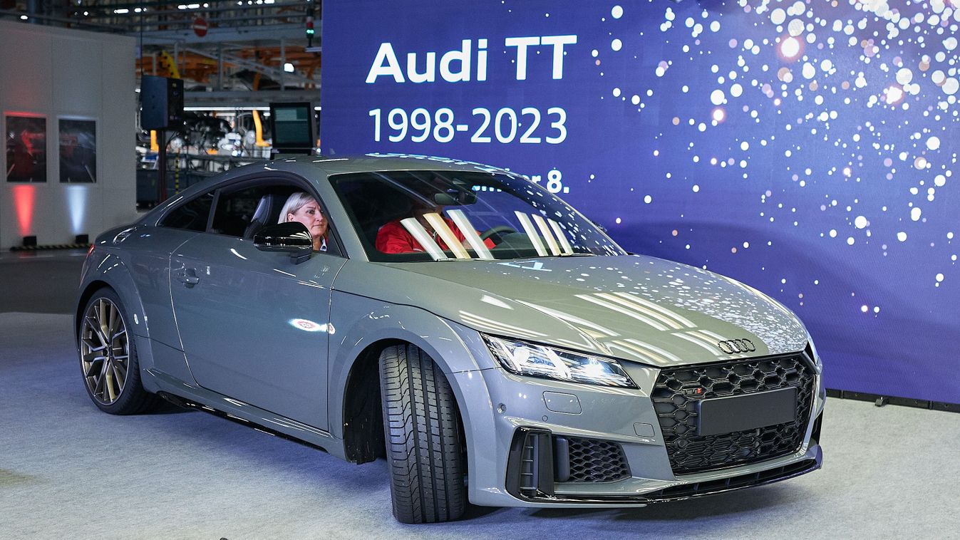 Búcsúzik az ikonikus sportkocsi - Gyűjteménybe kerül az utolsó győri Audi TT