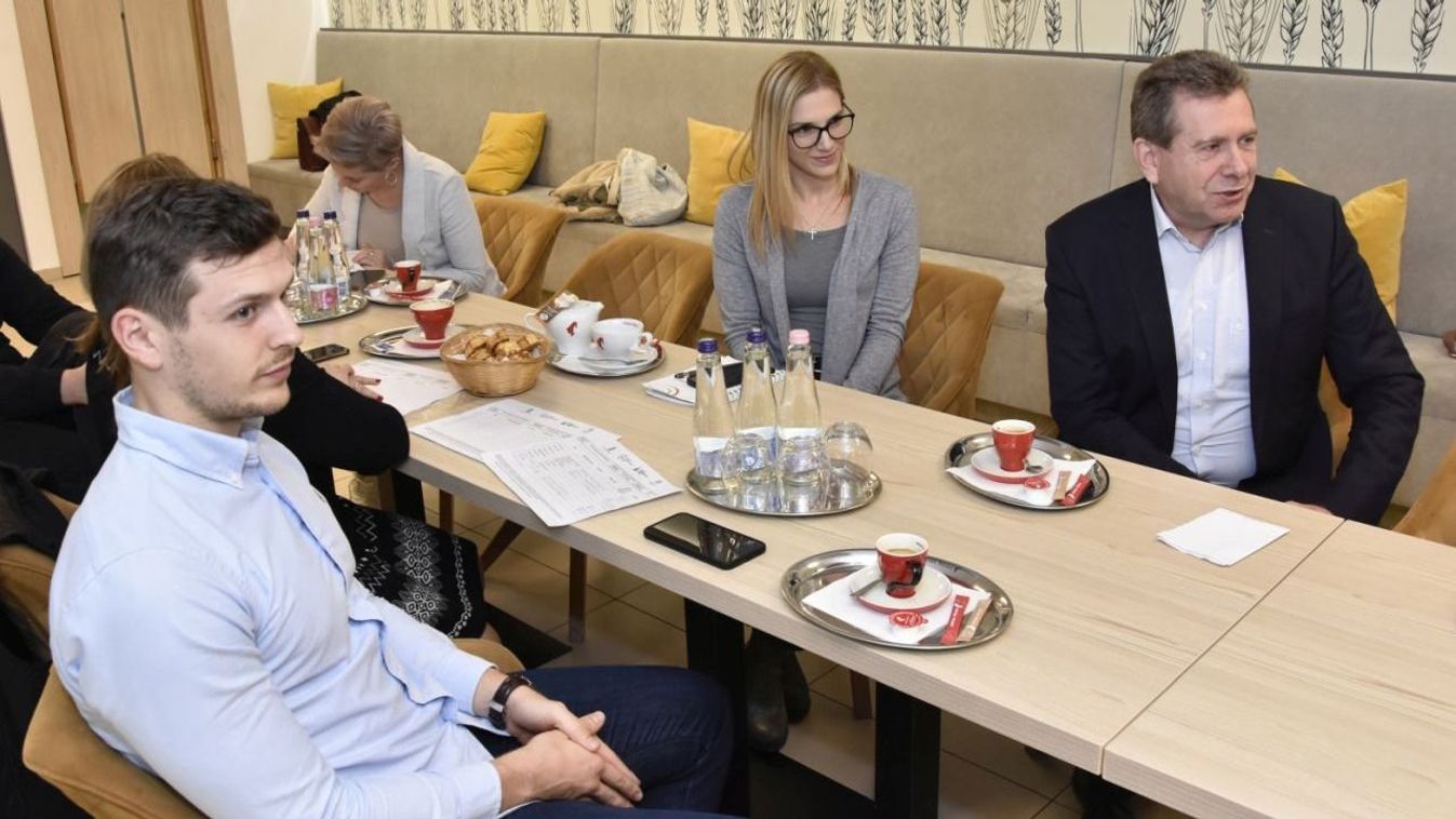 Civil kerekasztal vállalkozásokkal Mosonmagyaróváron és Lipóton