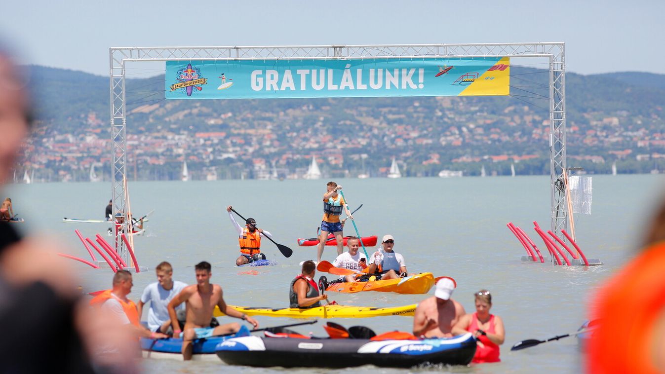 Nyolc kilométeres táv - Már lehet nevezni a 2024-es Balaton-átevezésre