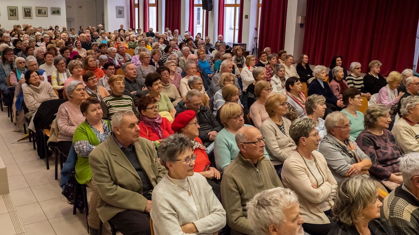 Nyugdíjas Egyetem Sopronban - Megelőzhető a csontritkulás - fotók