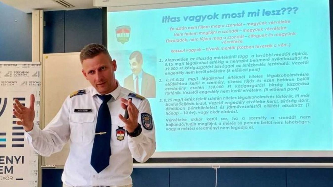 Előadást tartottak a rendőrök Győrben
