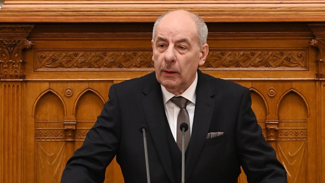 Sulyok Tamás aláírta a svéd NATO-csatlakozásról szóló parlamenti döntést
