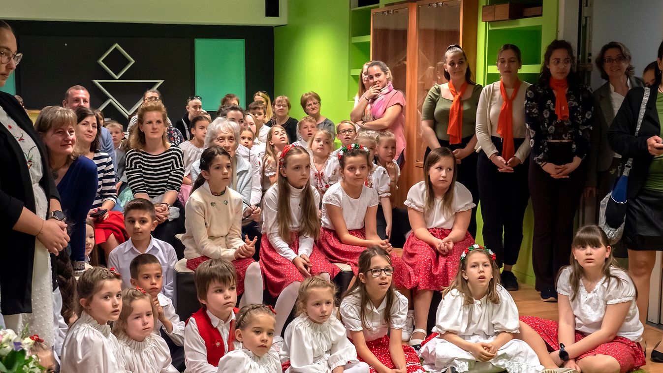 Énekszótól volt hangos a Soproni Egyetem Botanikus kertje - videó, fotók