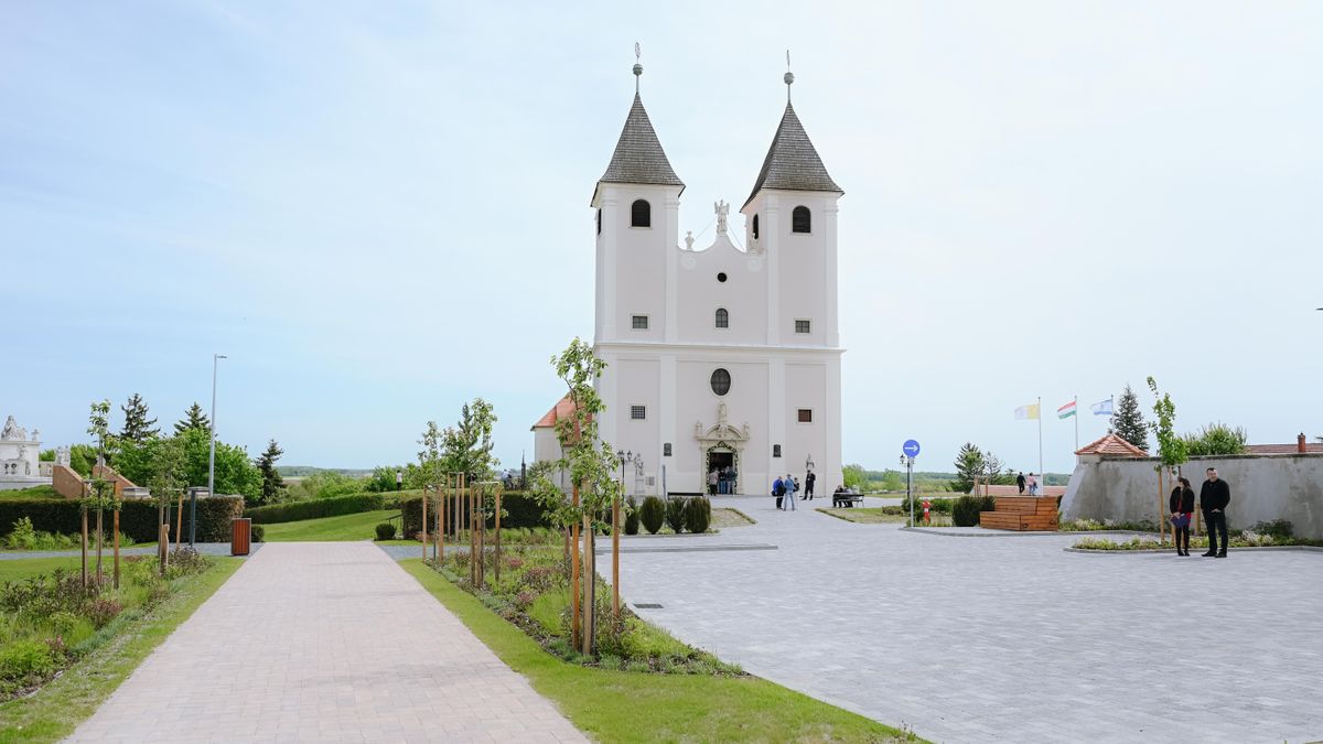 Megújult templomtér