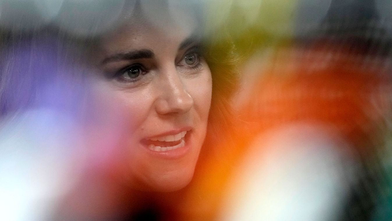 Ezt nem kellett volna! Olyan festmény készült Katalin hercegnéről, hogy a rajongóinak égnek állt a haja