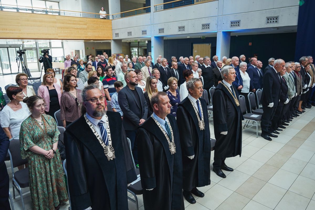 Fél évszázada végzett hallgatók kaptak aranydiplomát a győri Széchenyi István Egyetemen.