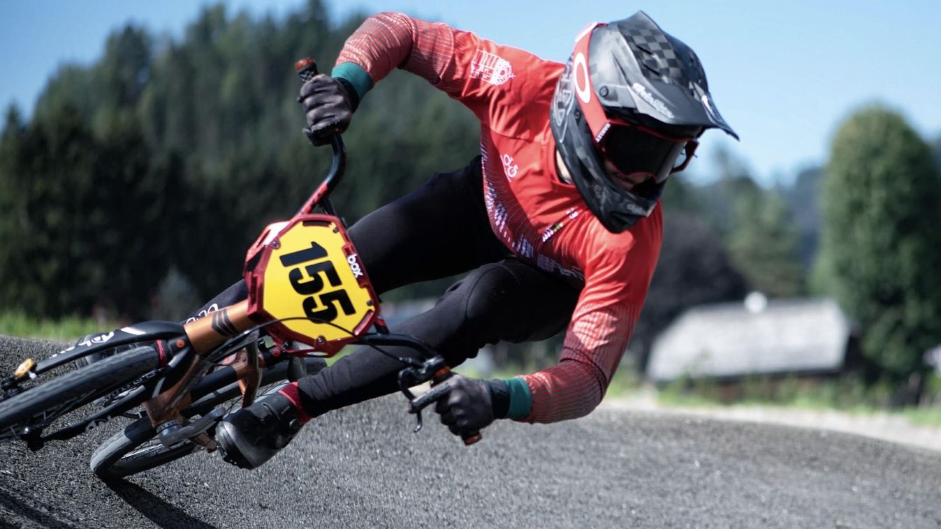 Két keréken száguldva nyertek a soproni BMX-es versenyzők
