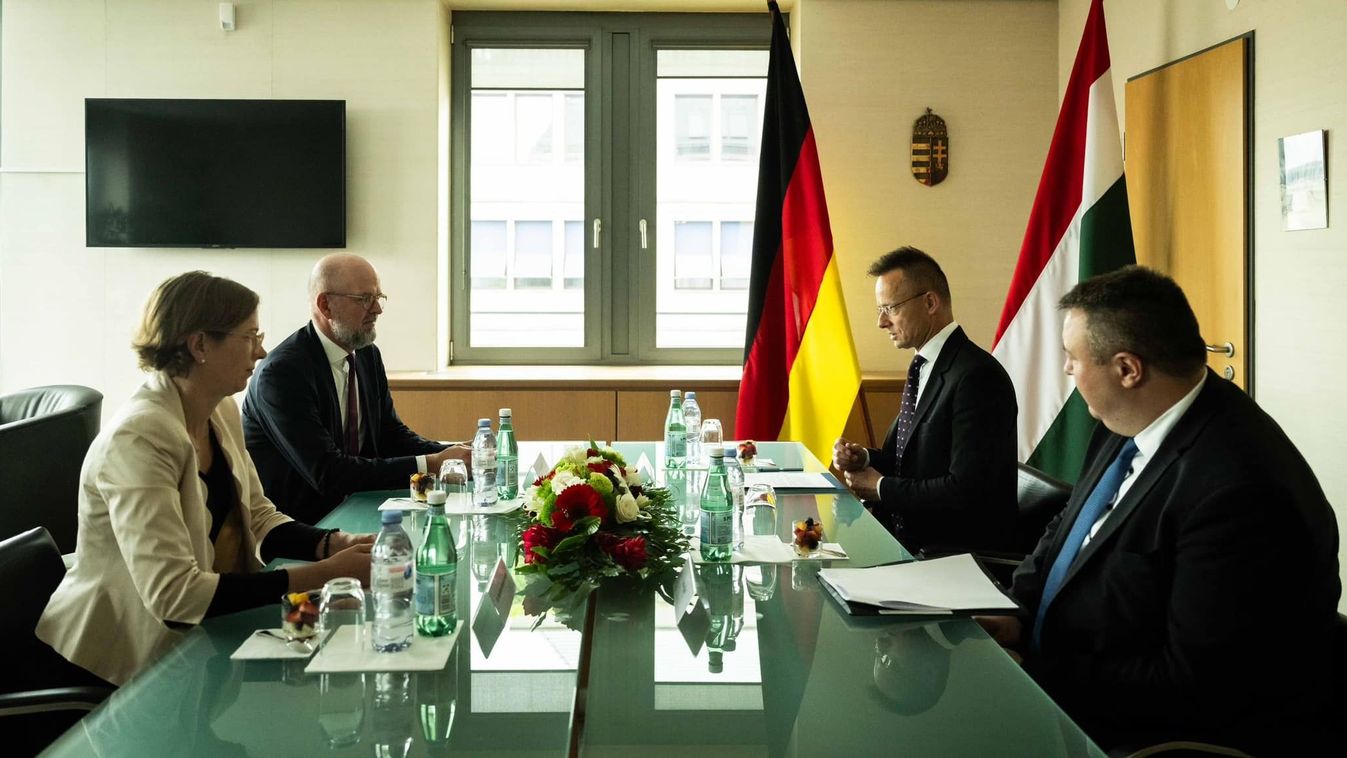 Szijjártó Péter: a magyar és a német gazdaság rendkívül szorosan működik együtt egymással (videó)