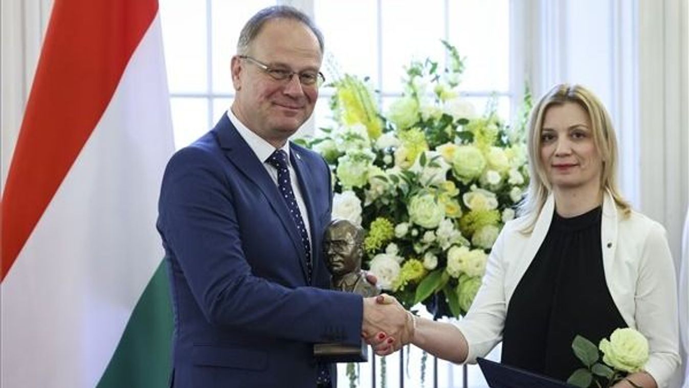 Magyary Zoltán-díjat vett át a Győr-Moson-Sopron Vármegyei Kormányhivatal főigazgatója