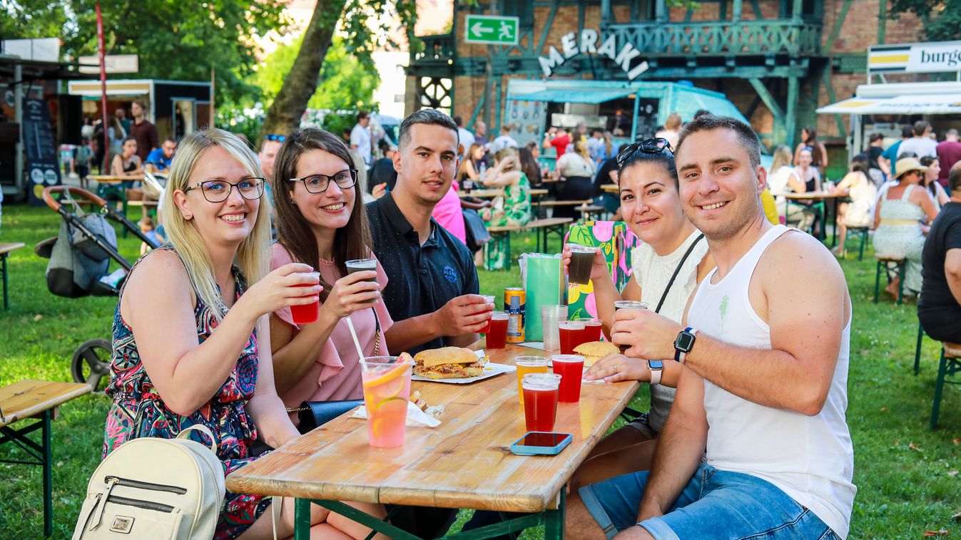 Finom ételekkel teli kamionok szállták meg a Radó-szigetet Győrben - videó, fotók
