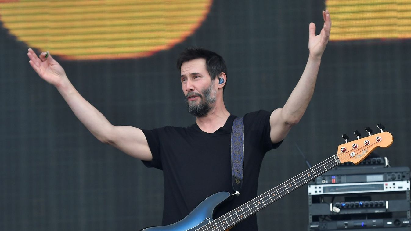 Nova Rock fesztivál 2024 - A hollywoodi sztár, Keanu Reeves a hegyeshalmi határnál csapott a húrok közé - videó, XXL-galéria