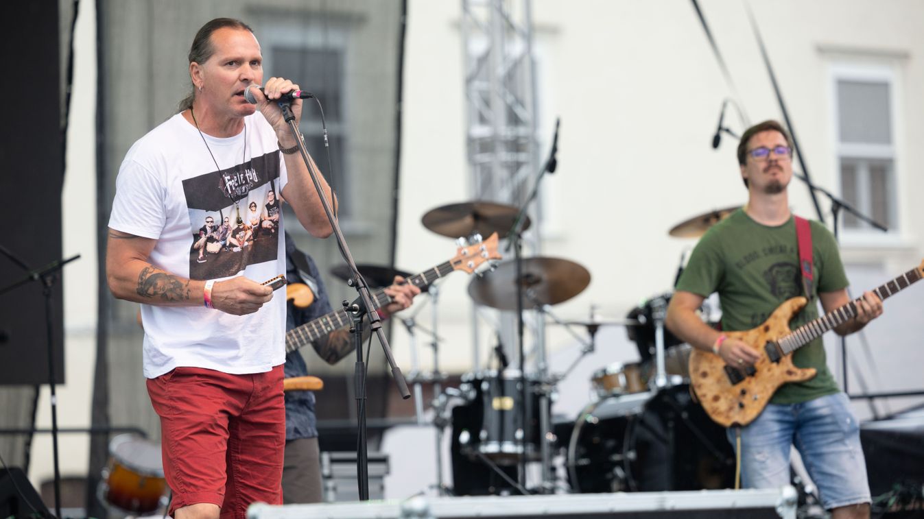 Az eső ellenére tart a Színpadra fel! Megtartják a Republic koncertet is – Fotók, videó