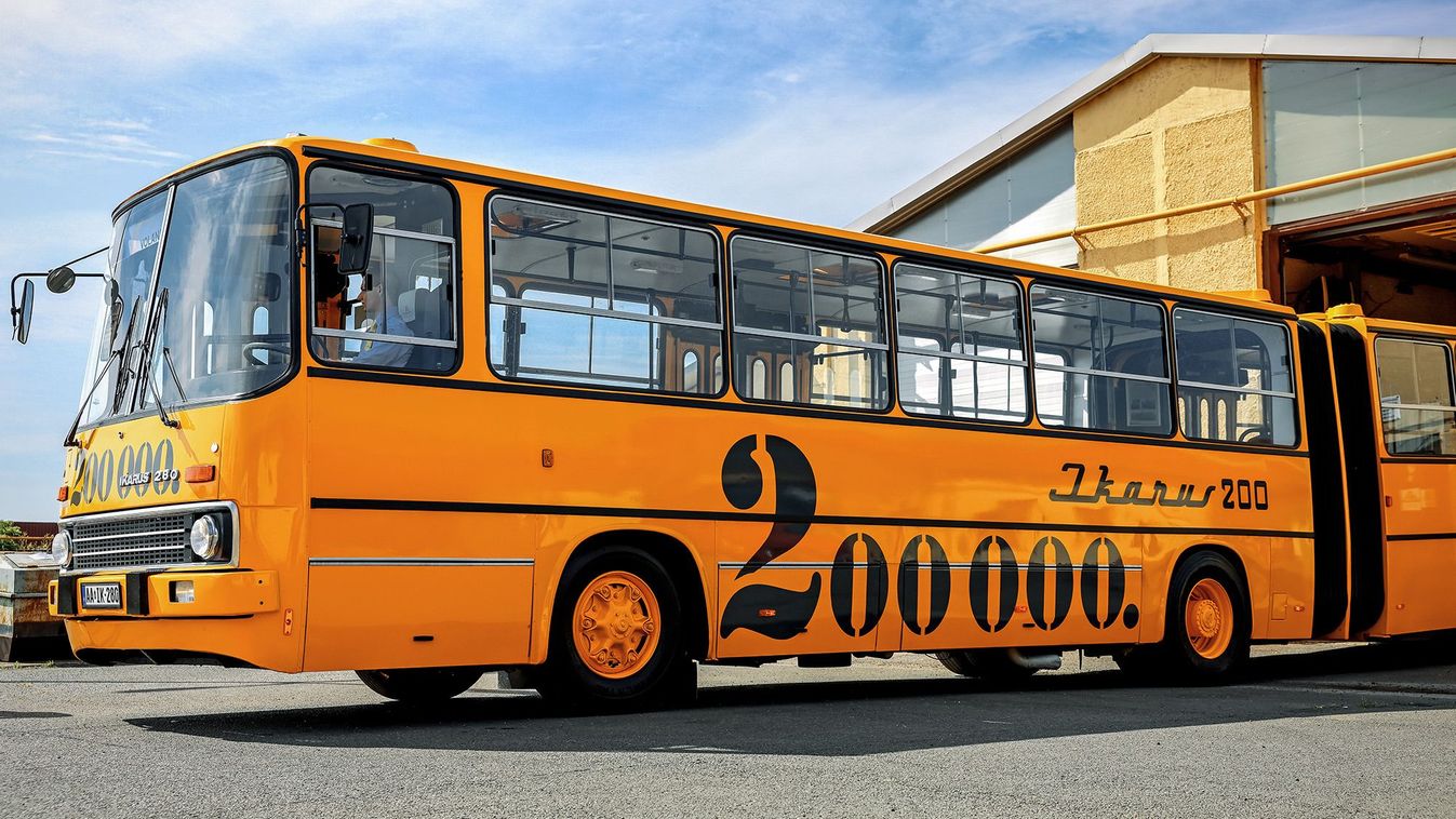 Retro Ikarus 280-as - Győri fotóstúrával folytatódnak a Volánbusz nyári nosztalgiaprogramjai