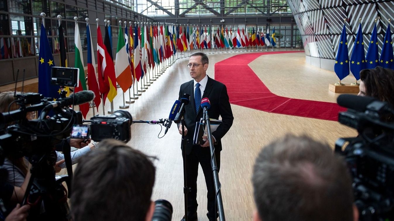 Varga Mihály: a magyar elnökség célja az uniós versenyképesség erősítése (videó)