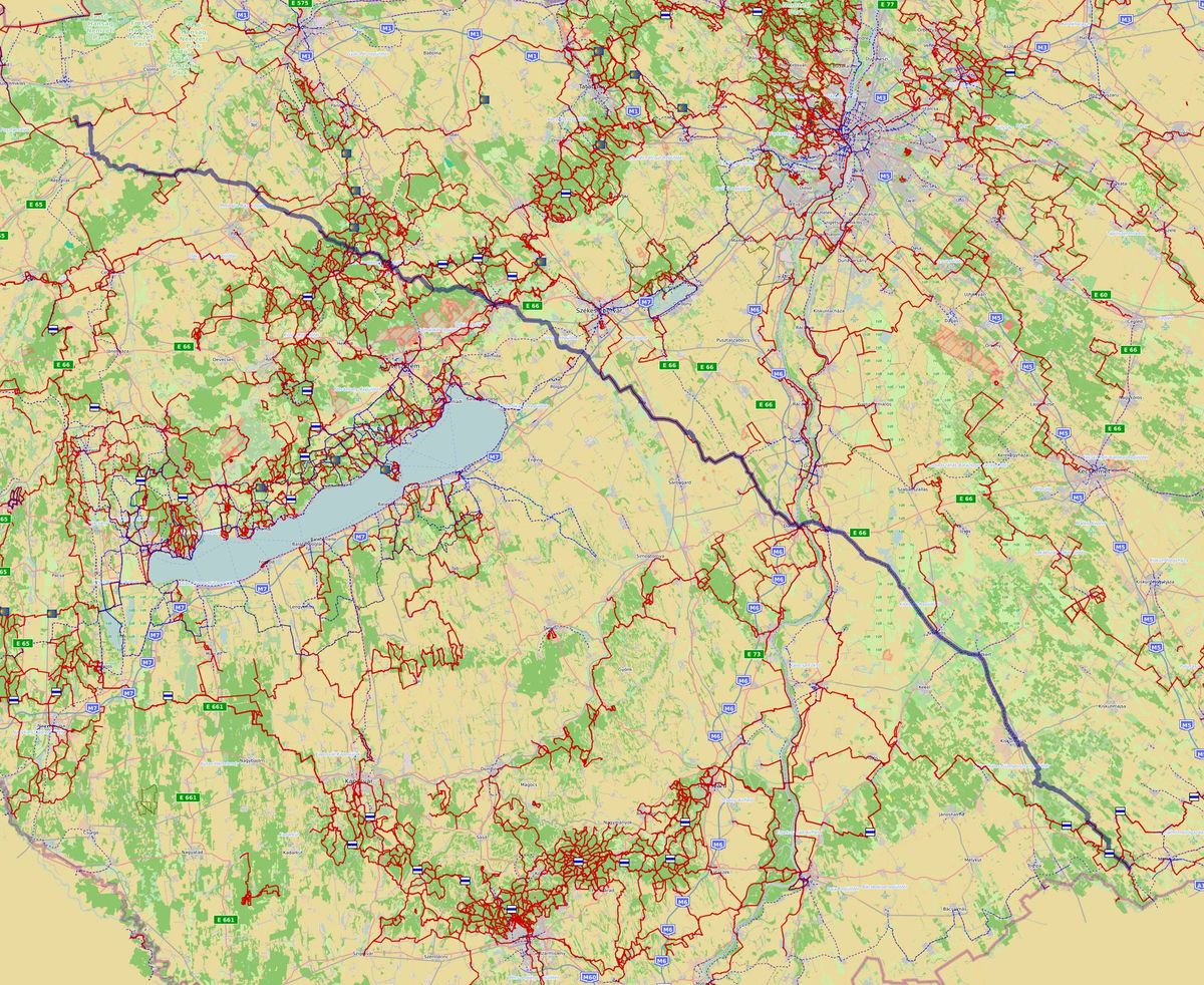 Patrik és Füles tervezett útvonala kékkel jelölve a térképen. A cél, hogy javuljon a szamarak megítélése, egy nap pedig egy rezervátumot is létrehozzanak nekik. 